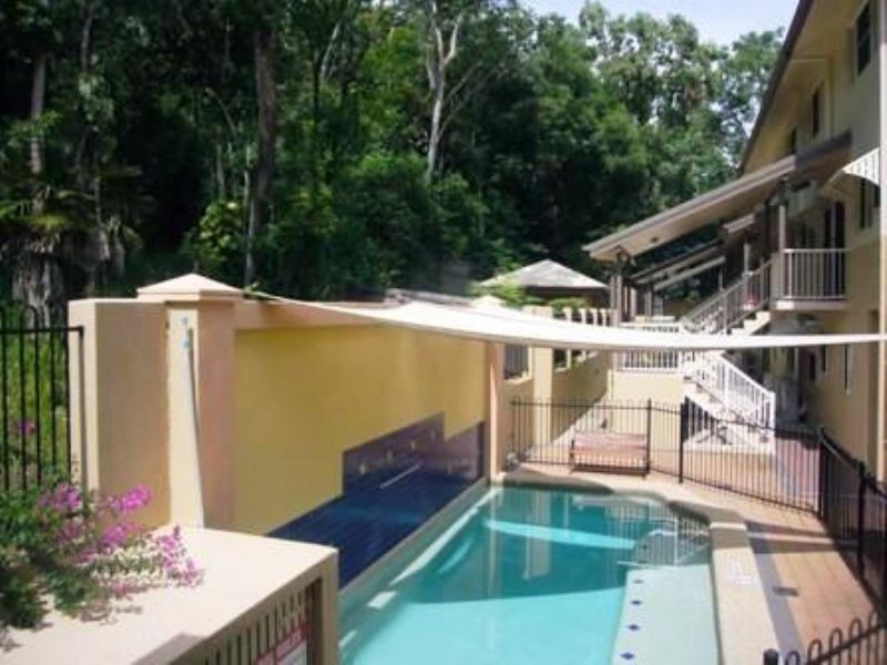 2/110 Moore Street, Trinity Beach QLD 4879