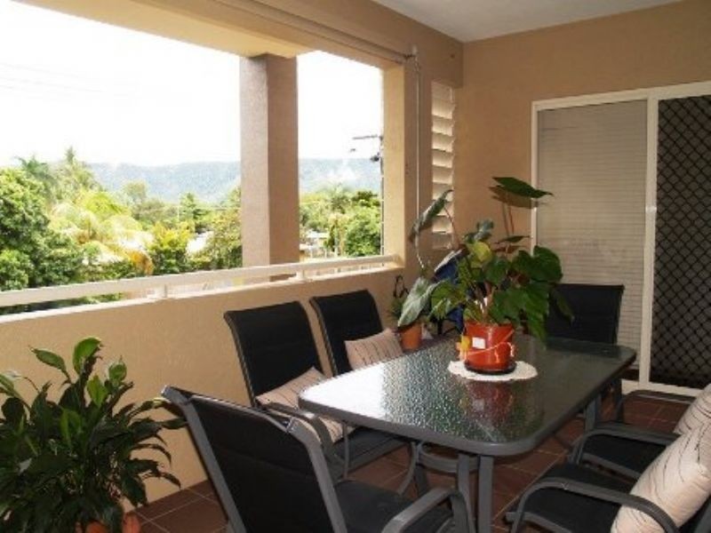 2/110 Moore Street, Trinity Beach QLD 4879