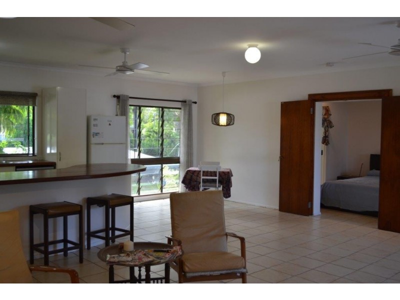 1/21 Endeavour Road, Clifton Beach QLD 4879