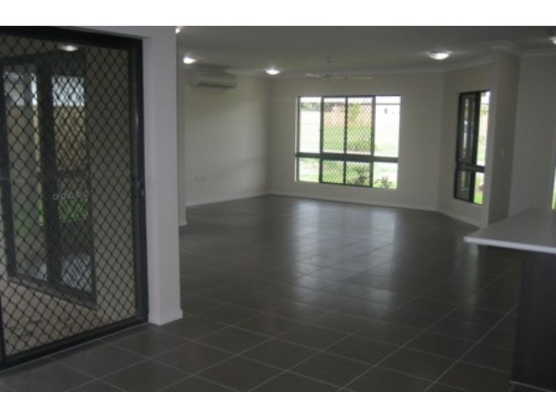 109 Roberts Drive, Trinity Beach QLD 4879