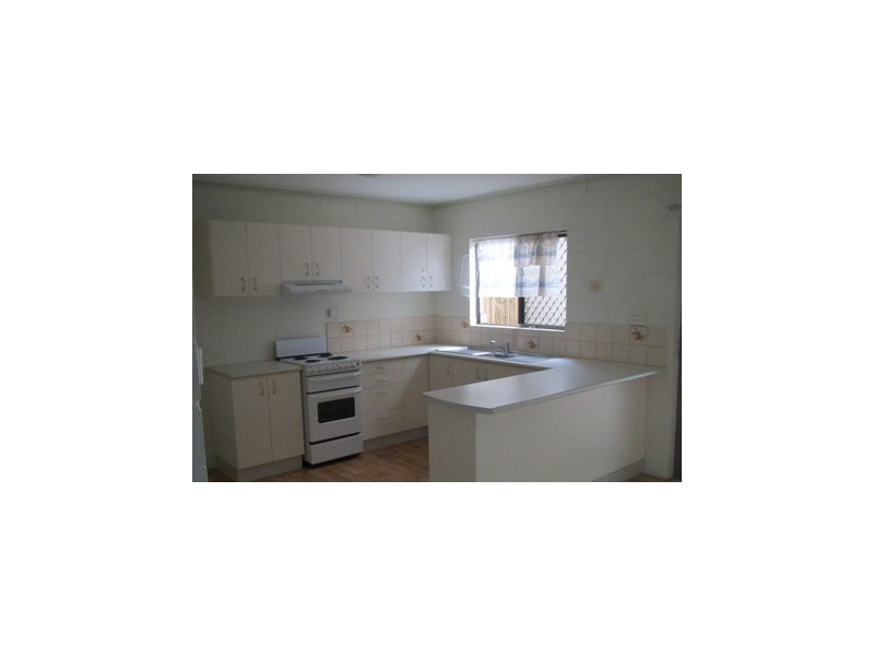 2/35 Mintaro Crescent, Woree QLD 4868