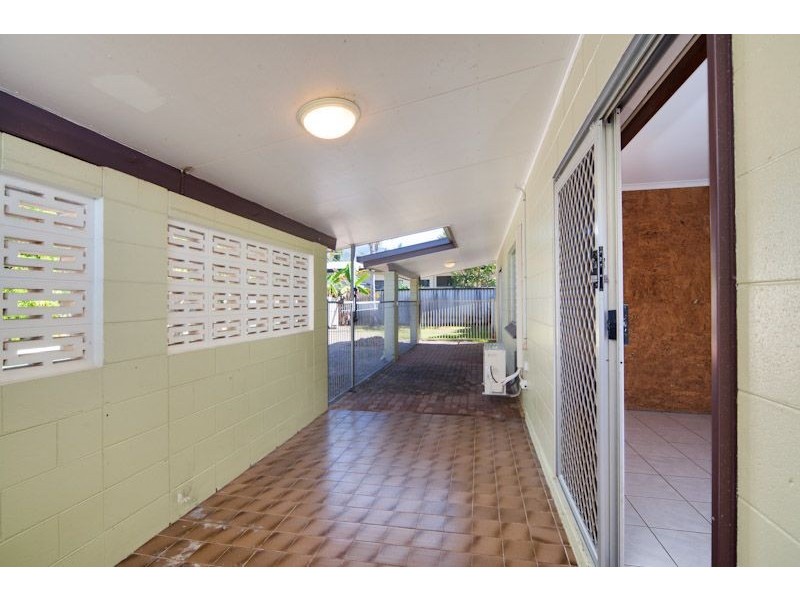 2 Kavieng Street, Trinity Beach QLD 4879