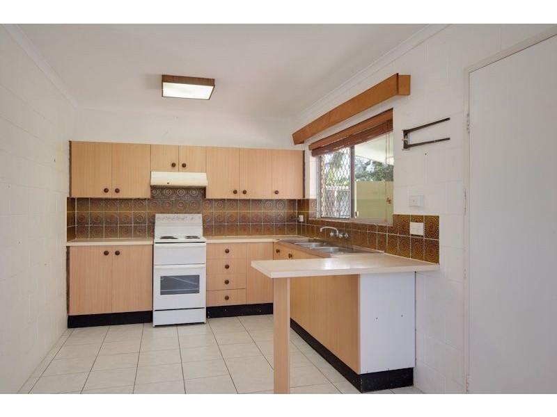 2 Kavieng Street, Trinity Beach QLD 4879