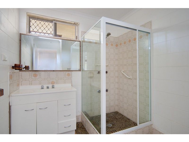 2 Kavieng Street, Trinity Beach QLD 4879