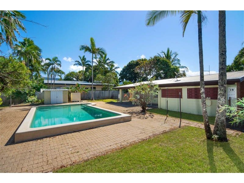 2 Kavieng Street, Trinity Beach QLD 4879