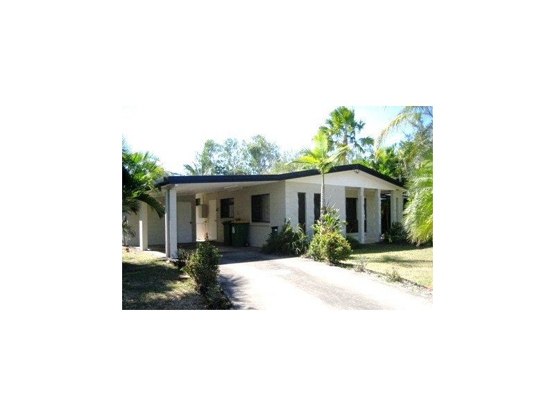 39 Periwinkle Avenue, Trinity Beach QLD 4879