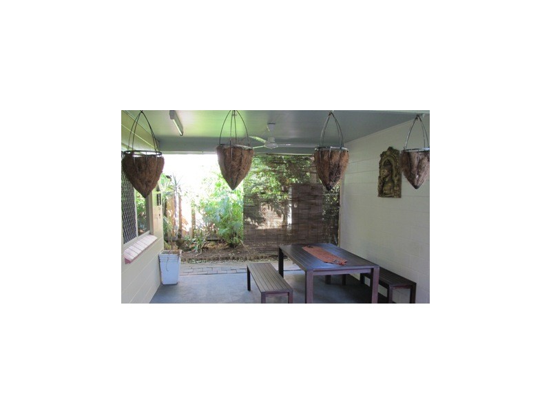 112B Wistaria Street, Holloways Beach QLD 4878