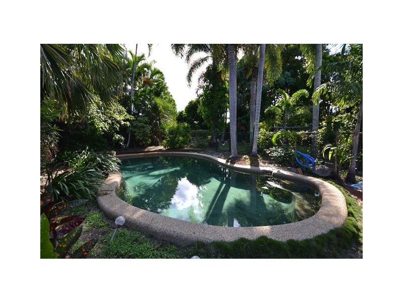 15 Limpet Street, Trinity Beach QLD 4879