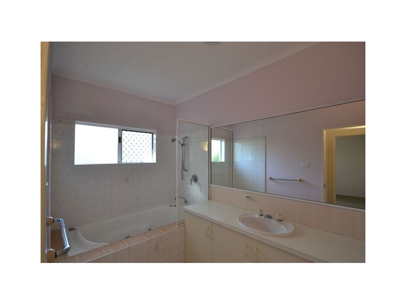 15 Limpet Street, Trinity Beach QLD 4879
