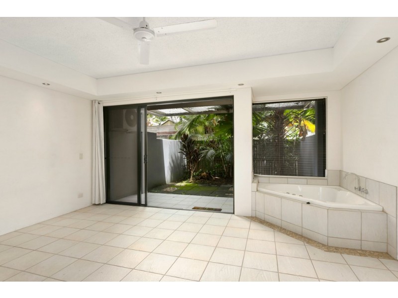 1/22 Oyster Court, Trinity Beach QLD 4879