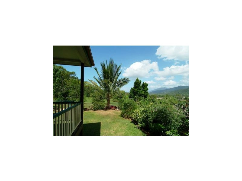 12 Crowsnest Terrace, Trinity Beach QLD 4879