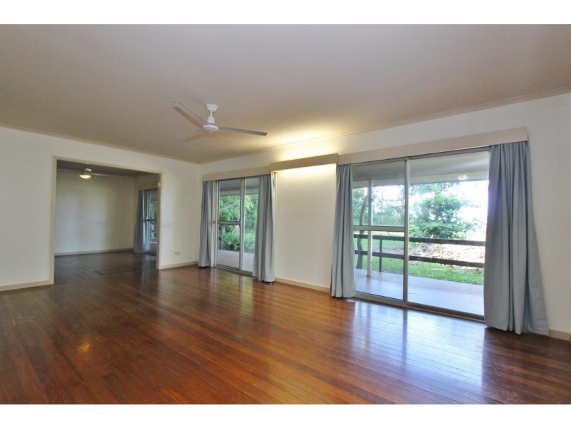 102 Moore Street, Trinity Beach QLD 4879