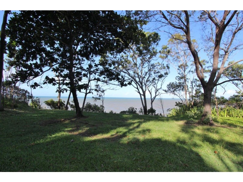 102 Moore Street, Trinity Beach QLD 4879