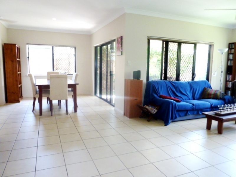11 Mia Close, Kewarra Beach QLD 4879