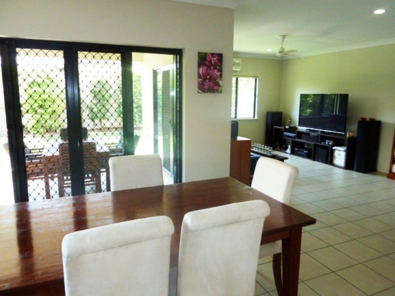 11 Mia Close, Kewarra Beach QLD 4879