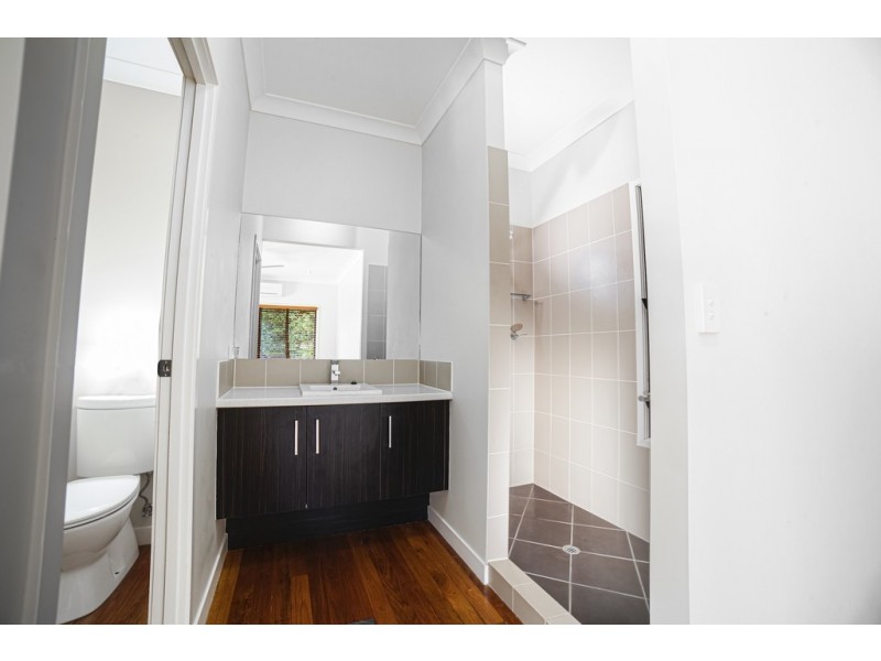 33 Lum Jim Street, Redlynch QLD 4870