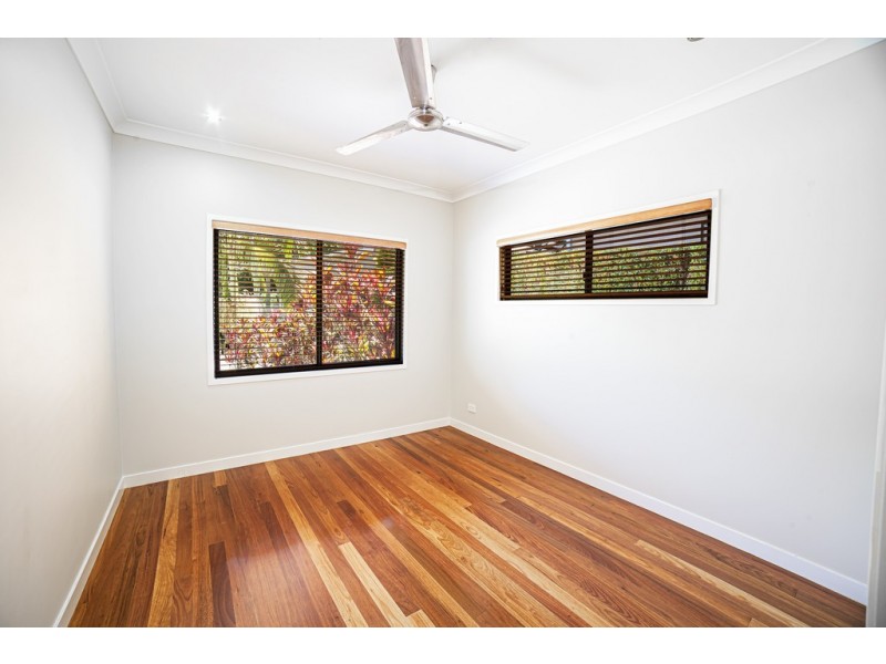 33 Lum Jim Street, Redlynch QLD 4870