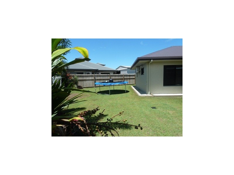 5 Kaban Grove, Trinity Park QLD 4879