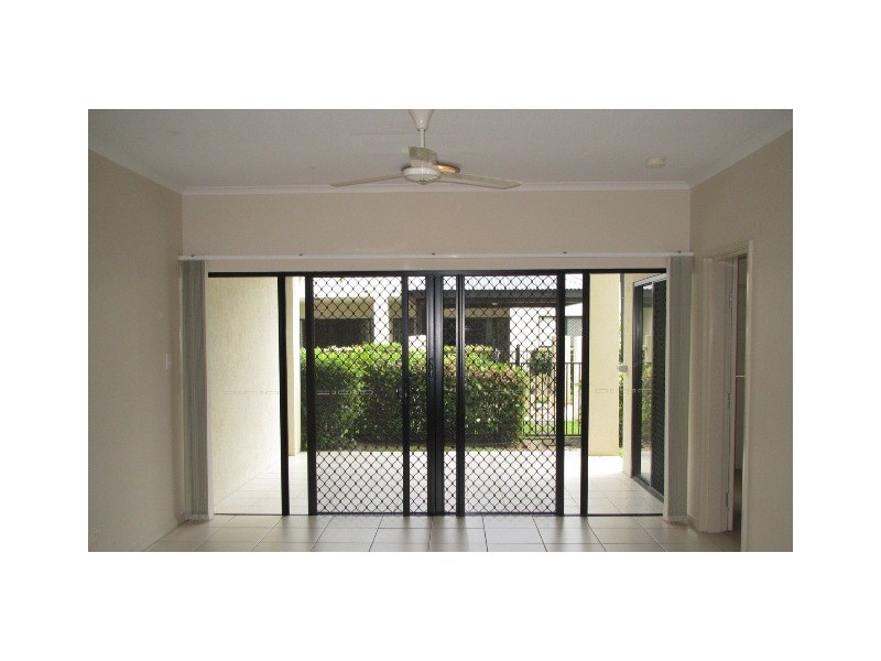 11/12 Oyster Court, Trinity Beach QLD 4879