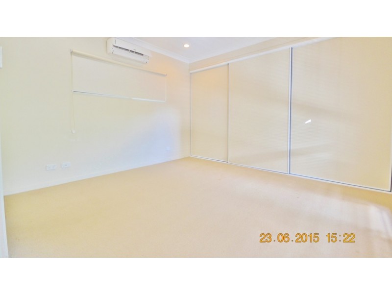 8B Vetiver Street, Trinity Park QLD 4879