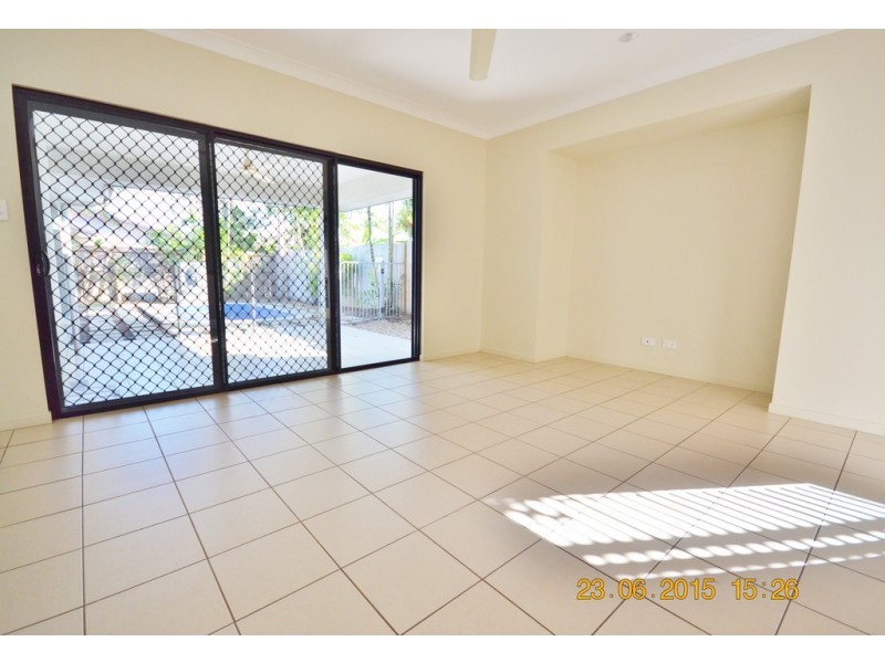 8B Vetiver Street, Trinity Park QLD 4879