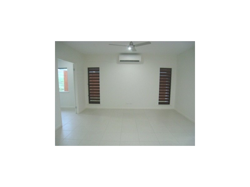 8 Retreat Close, Palm Cove QLD 4879