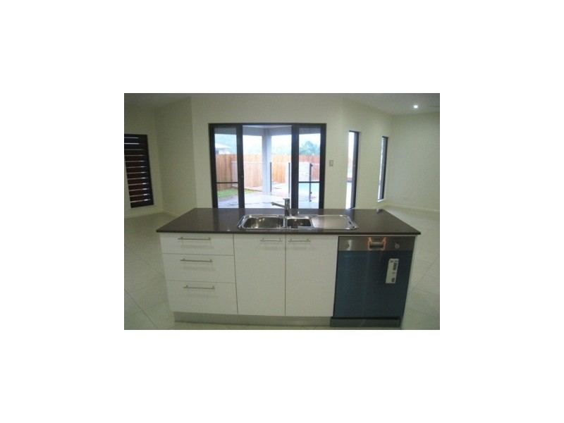 8 Retreat Close, Palm Cove QLD 4879