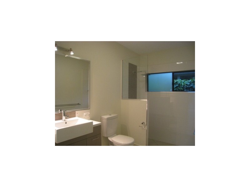 8 Retreat Close, Palm Cove QLD 4879