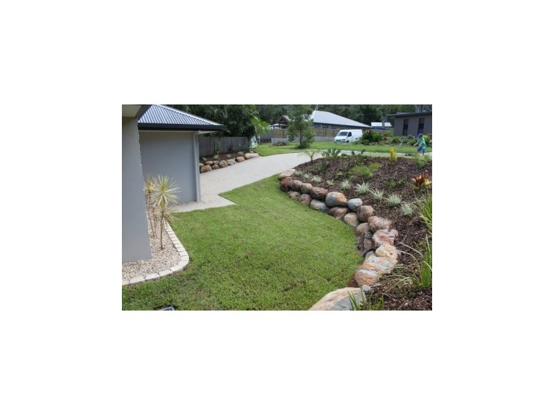 8 Retreat Close, Palm Cove QLD 4879