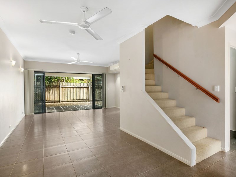 17/1766 Captain Cook Highway, Clifton Beach QLD 4879