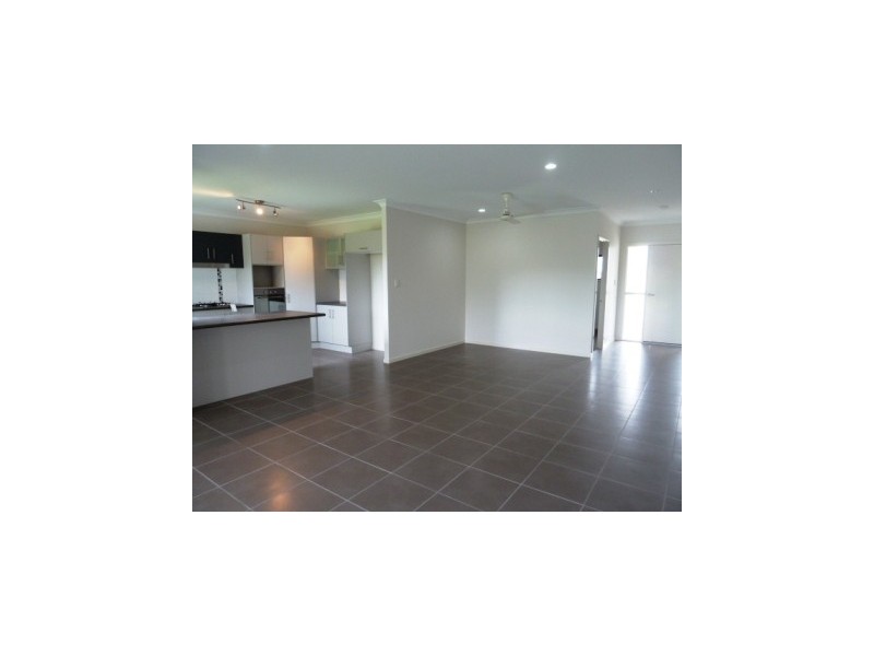 2 Murrinda Gardens, Trinity Park QLD 4879