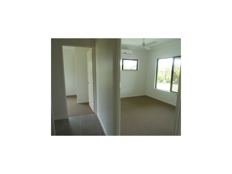 2 Murrinda Gardens, Trinity Park QLD 4879