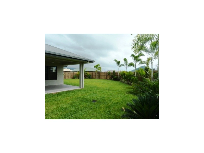 2 Murrinda Gardens, Trinity Park QLD 4879