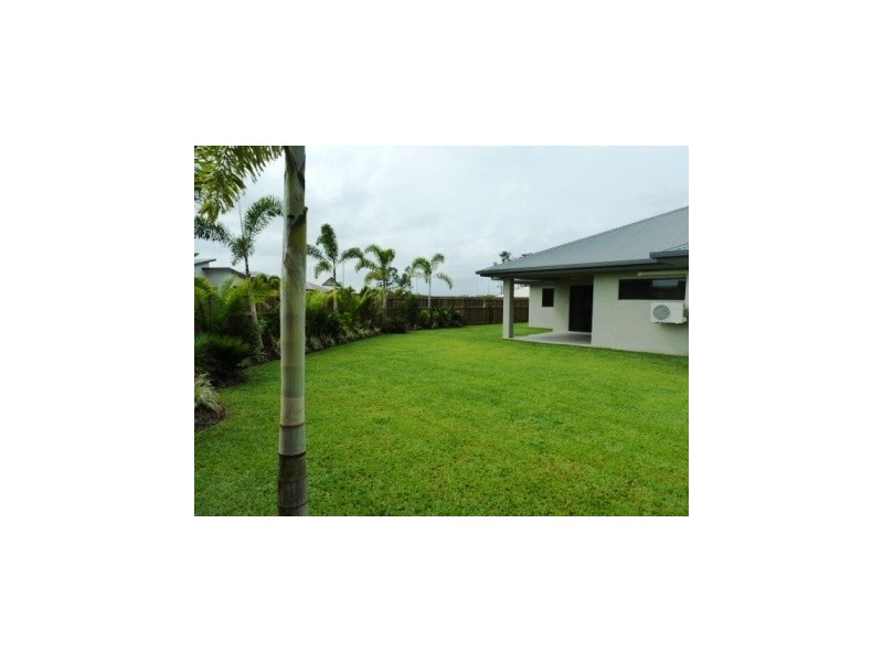 2 Murrinda Gardens, Trinity Park QLD 4879