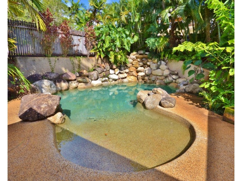 183 Harvey Road, Redlynch QLD 4870