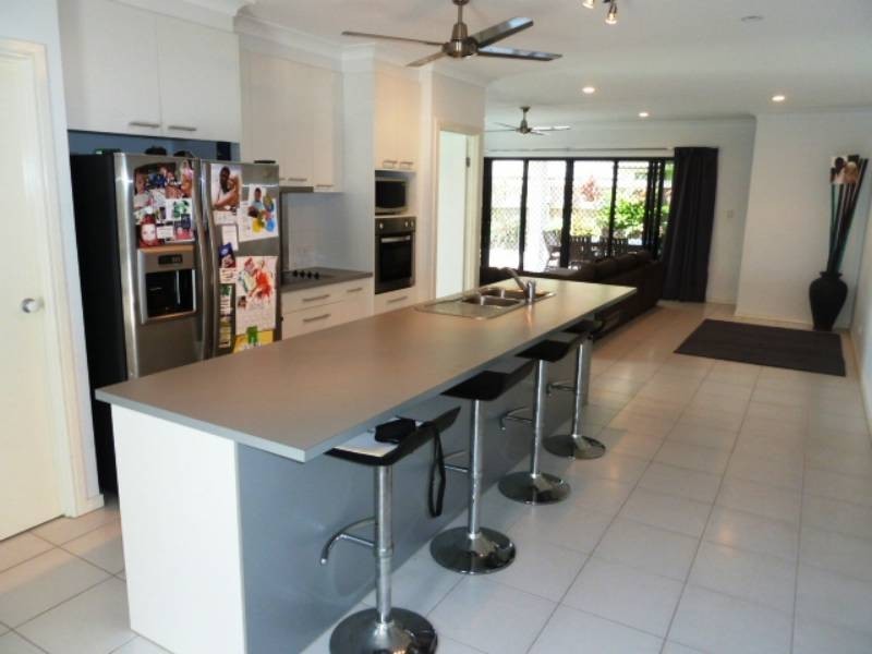 7 McBride Street, Redlynch QLD 4870
