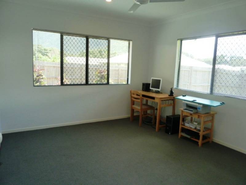 7 McBride Street, Redlynch QLD 4870