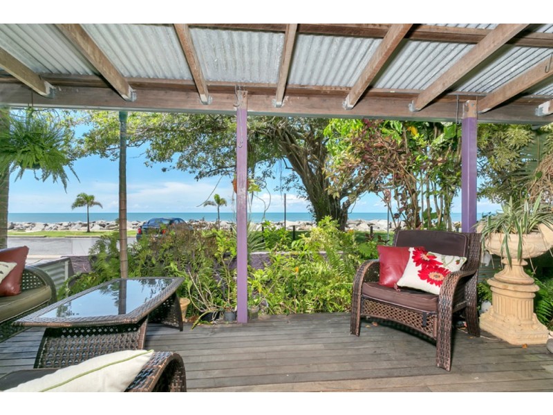 167 O’Shea Esplanade, Machans Beach QLD 4878