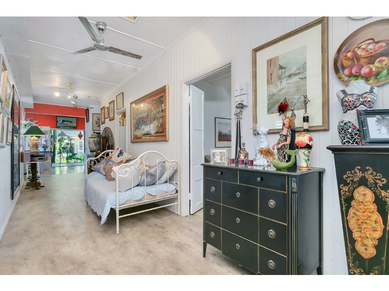167 O’Shea Esplanade, Machans Beach QLD 4878