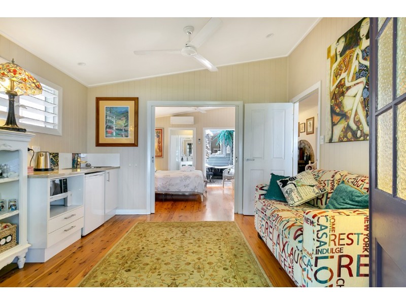 167 O’Shea Esplanade, Machans Beach QLD 4878