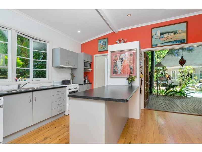 167 O’Shea Esplanade, Machans Beach QLD 4878