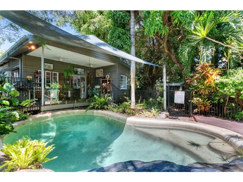 167 O’Shea Esplanade, Machans Beach QLD 4878