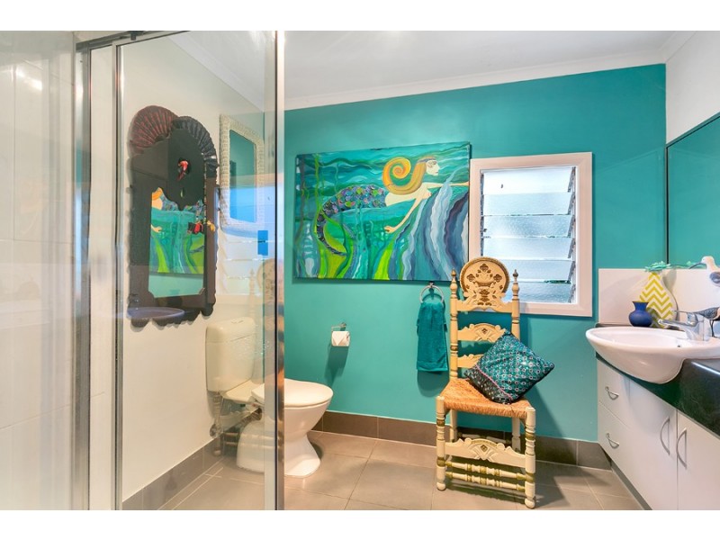 167 O’Shea Esplanade, Machans Beach QLD 4878