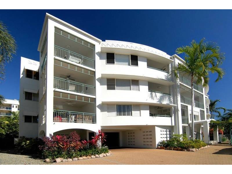 Trinity Beach QLD 4879
