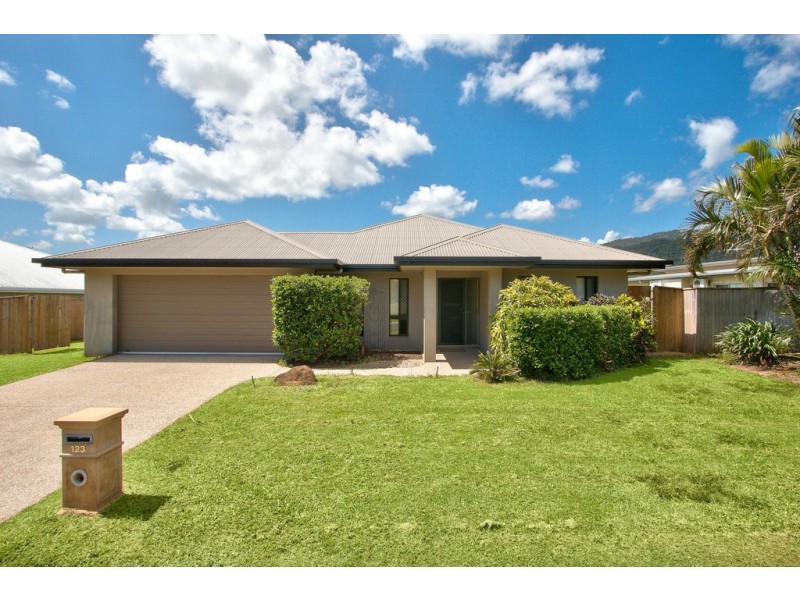 123 Roberts Drive, Trinity Beach QLD 4879
