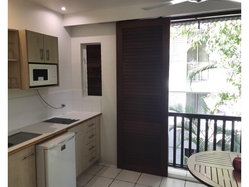 21/10 Amphora Street, Palm Cove QLD 4879