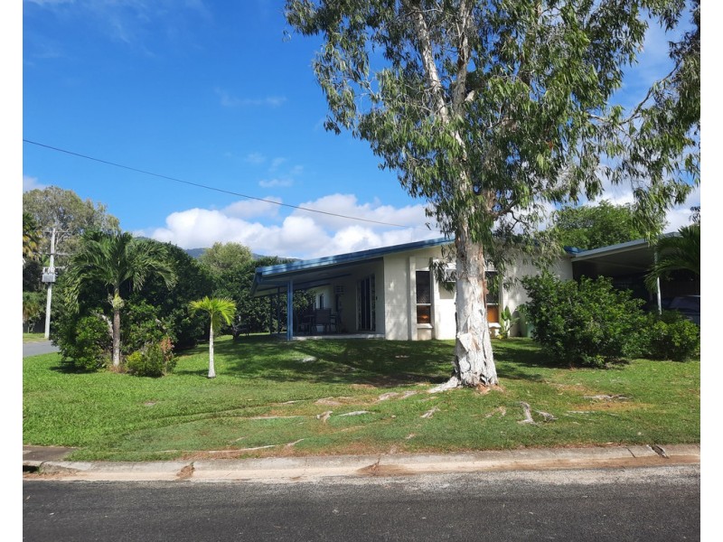 24 Kavieng Street, Trinity Beach QLD 4879