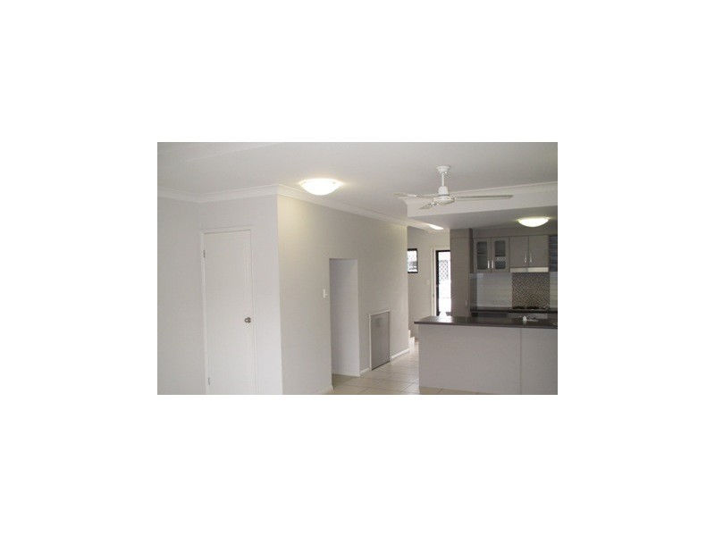 1/40 Intake Road, Redlynch QLD 4870