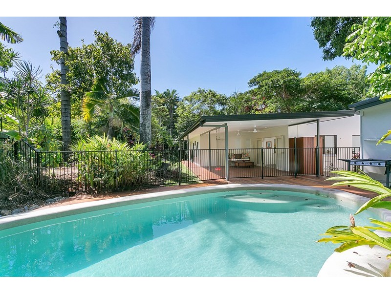 Clifton Beach QLD 4879