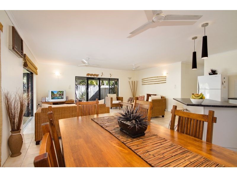 Trinity Beach QLD 4879